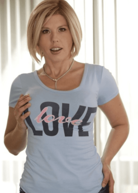 Cindy with biting vagina and party